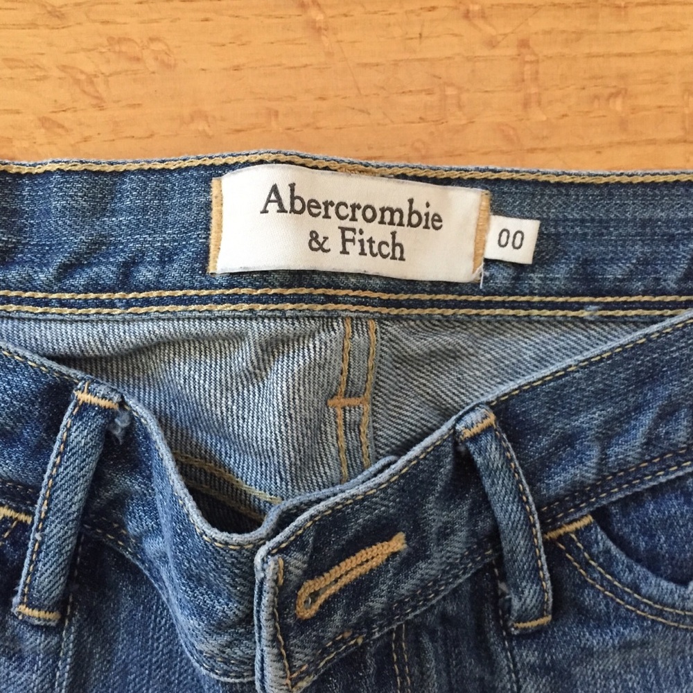 Abercrombie & Fitch Blue Denim Women Shorts - Picture 4 of 4